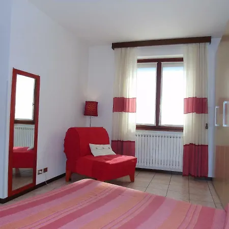 Apartman A Con Piscina Colico