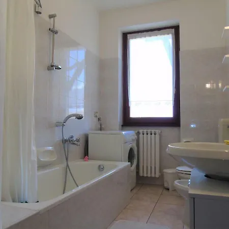 A Con Piscina Apartment Colico
