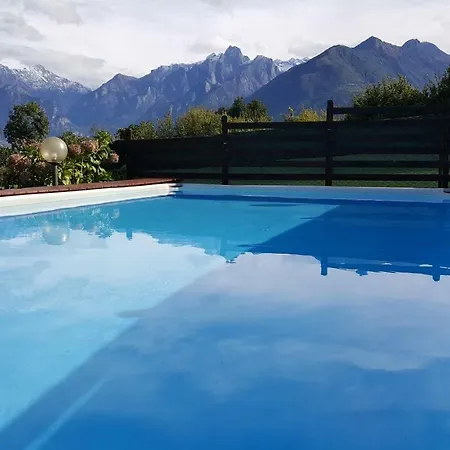 A Con Piscina Colico